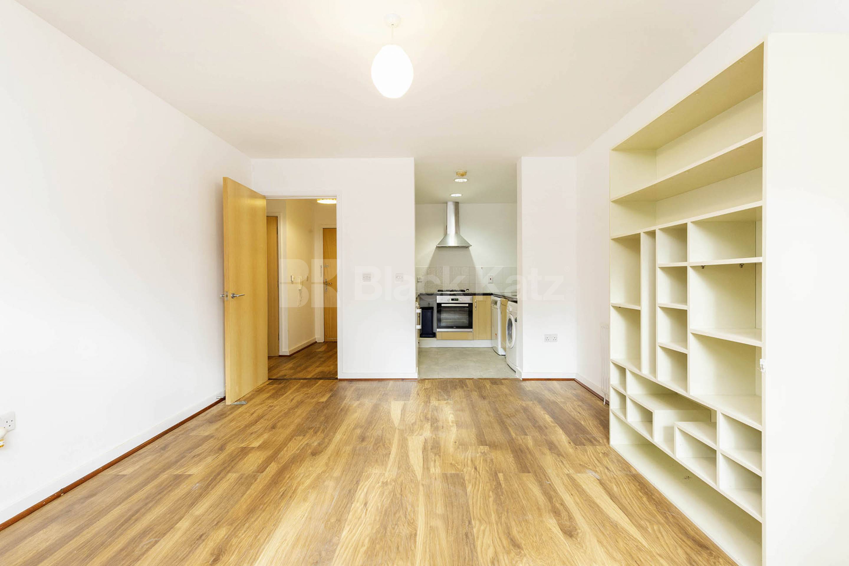 Newly refurbished one bedroom with a garden Clarendon Road, Hornsey / Turnpike Lane N8